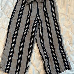 Abercrombie Kids Girls11/12 Paperbag Waist Striped Navy & White Cropped Pant